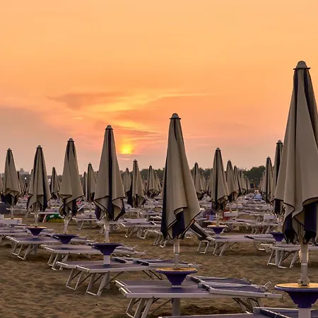 Beachfront Flat With View Lägenhet Bibione
