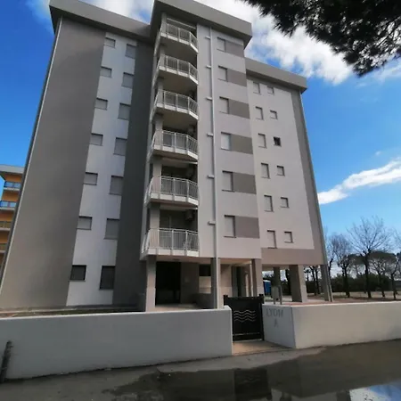 Beachfront Flat With View Bibione