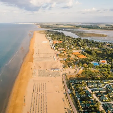 Beachfront Flat With View Lägenhet Bibione